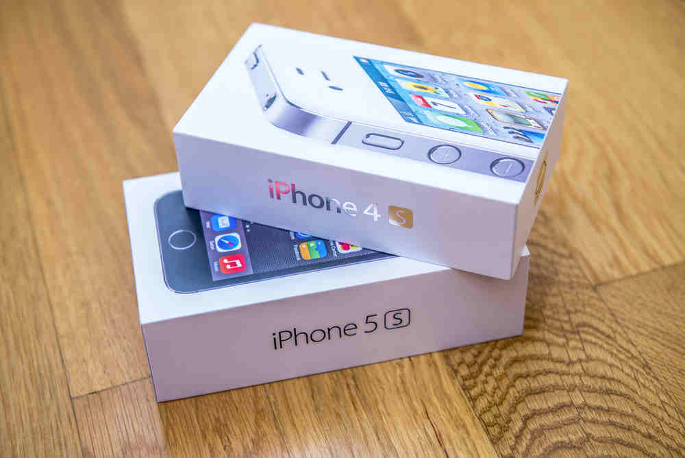 iphone 4 and iphone 5s boxes